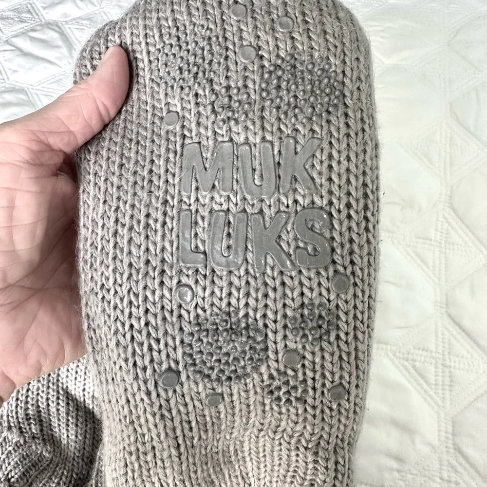 Muk Luks Cable Knit Slipper Socks Gray L/XL – Warm & Cozy